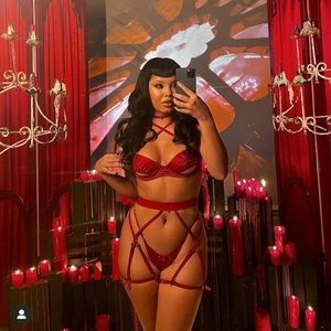 VOIGHT by Valentina Red Venom set